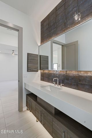 1853 POMMEL Place, El Paso, TX 79911