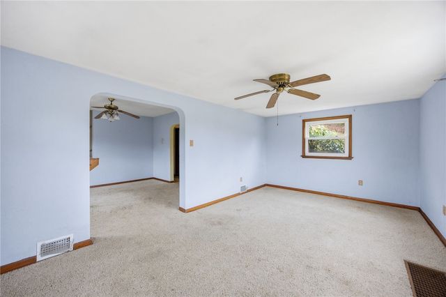 105 Pine St, Trafford, PA 15085