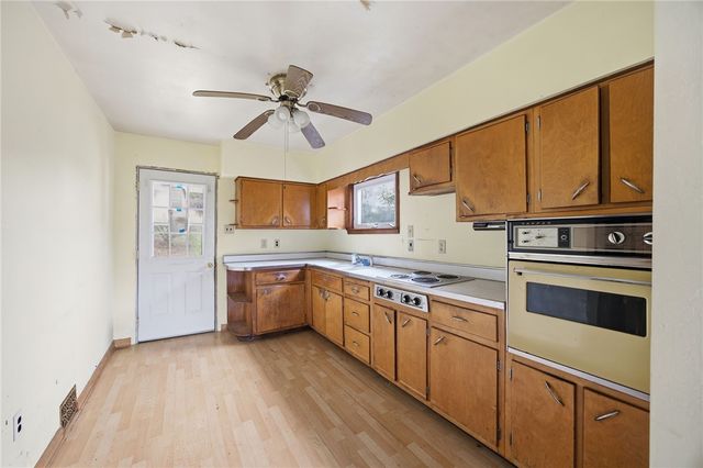 105 Pine St, Trafford, PA 15085