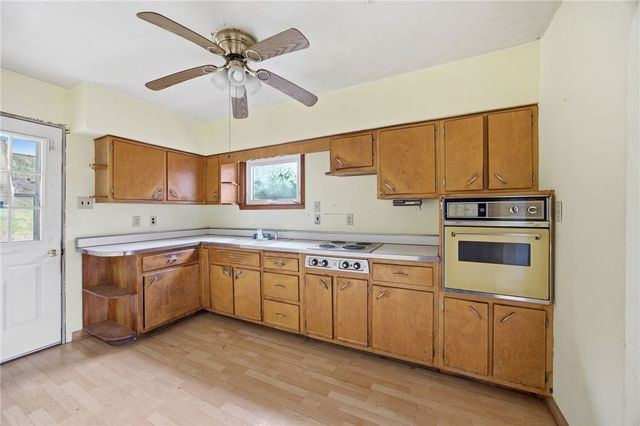 105 Pine St, Trafford, PA 15085