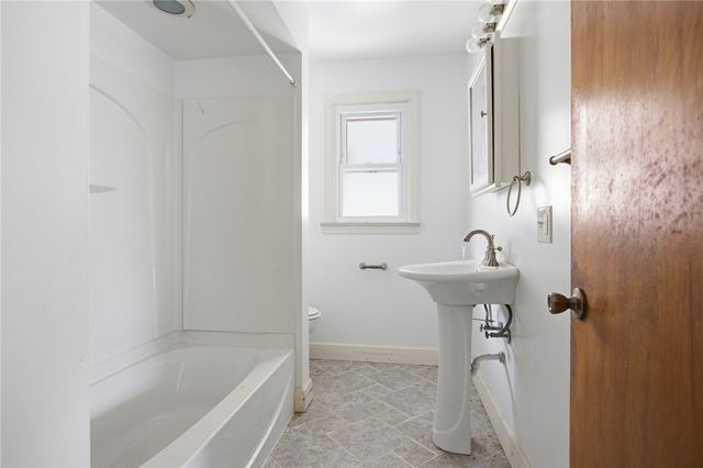 105 Pine St, Trafford, PA 15085