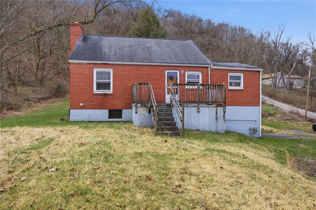 105 Pine St, Trafford, PA 15085