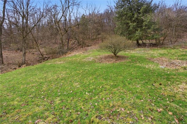 105 Pine St, Trafford, PA 15085