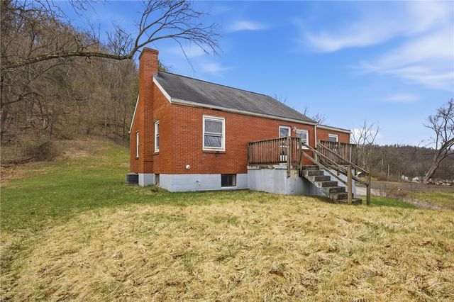 105 Pine St, Trafford, PA 15085