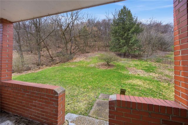 105 Pine St, Trafford, PA 15085