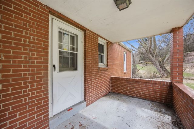 105 Pine St, Trafford, PA 15085