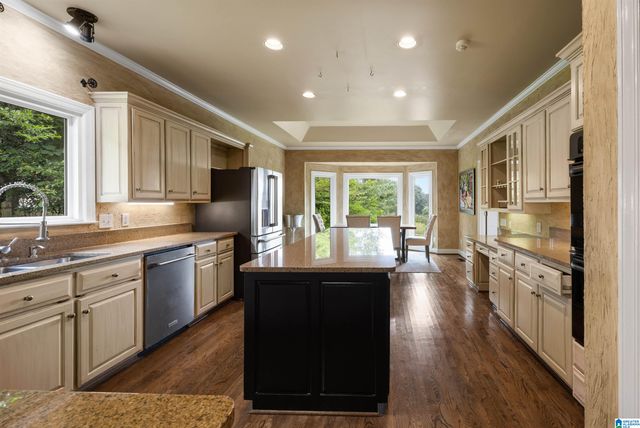 1724 INDIAN CREEK DRIVE, Vestavia Hills, AL 35243