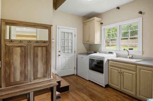 1724 INDIAN CREEK DRIVE, Vestavia Hills, AL 35243
