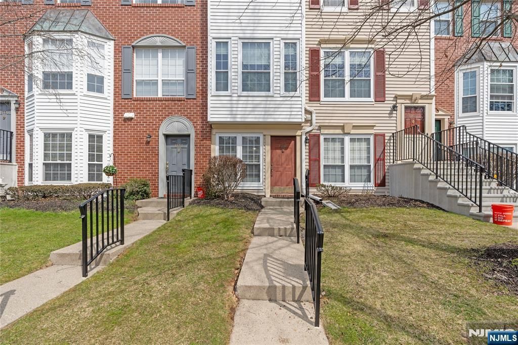 1338 Lavender Court, Mahwah, NJ 07430