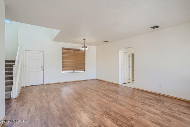 9213 N Desert Earth Place, Tucson, AZ 85743