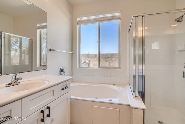 9213 N Desert Earth Place, Tucson, AZ 85743