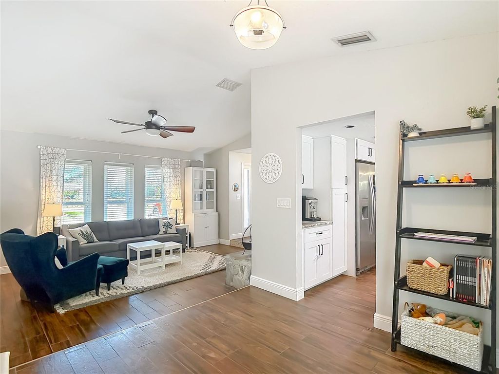 Image 14 of property listing at 12504 TWIN BRANCH ACRES ROAD, Tampa, FL 33626