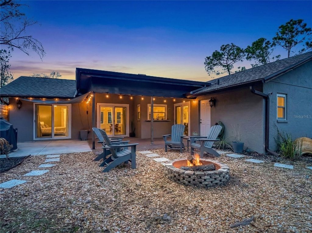 Image 3 of property listing at 12504 TWIN BRANCH ACRES ROAD, Tampa, FL 33626