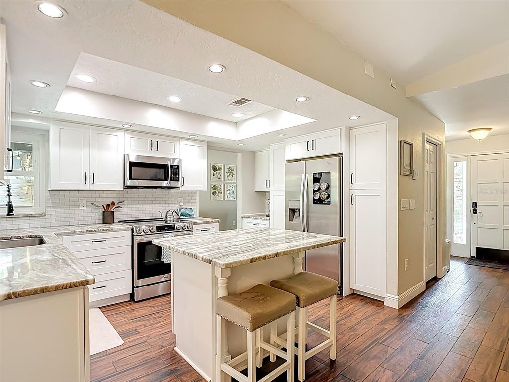 Image 21 of property listing at 12504 TWIN BRANCH ACRES ROAD, Tampa, FL 33626