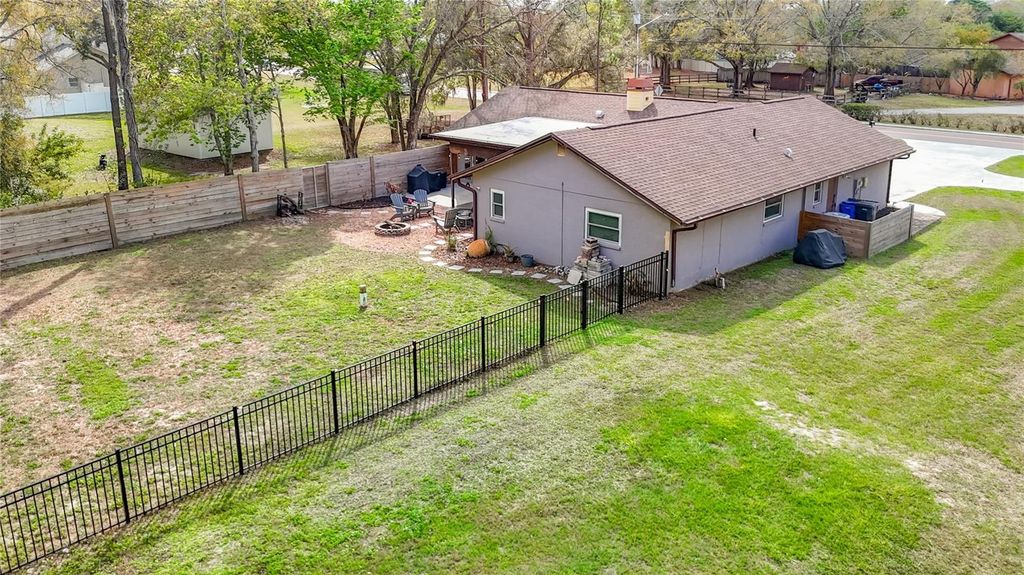 Image 59 of property listing at 12504 TWIN BRANCH ACRES ROAD, Tampa, FL 33626