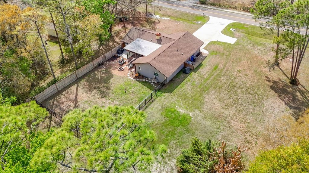 Image 60 of property listing at 12504 TWIN BRANCH ACRES ROAD, Tampa, FL 33626