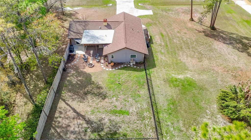 Image 61 of property listing at 12504 TWIN BRANCH ACRES ROAD, Tampa, FL 33626