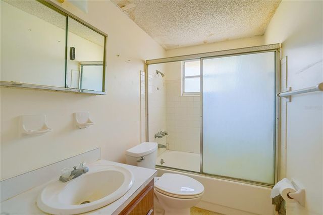 2429 CR 451, Lake Panasoffkee, FL 33538
