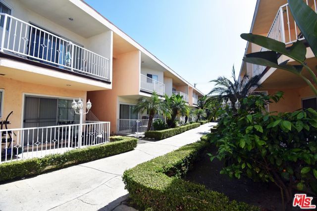 3835 W 104th Street, Inglewood, CA 90303