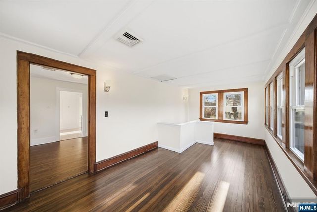 75 Lakeview Terrace, Oakland, NJ 07436