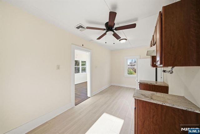 75 Lakeview Terrace, Oakland, NJ 07436