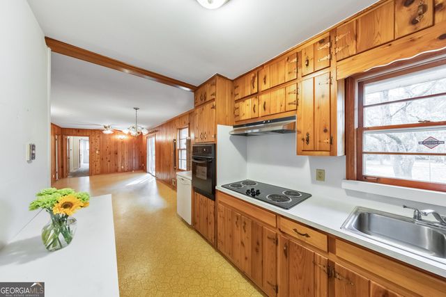 3967 Gladney Drive, Doraville, GA 30340