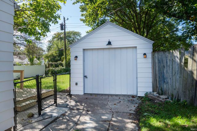3719 Carroll Street, South Bend, IN 46614