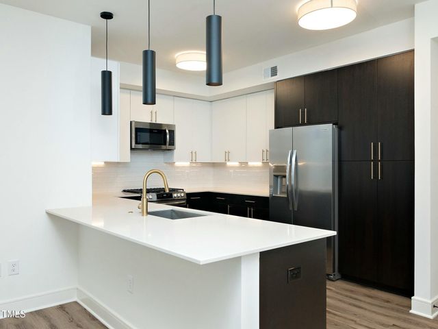 615 W Peace Street 304, Raleigh, NC 27605