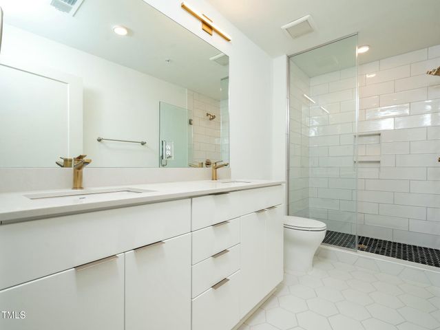 615 W Peace Street 304, Raleigh, NC 27605