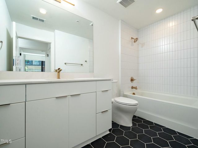 615 W Peace Street 304, Raleigh, NC 27605
