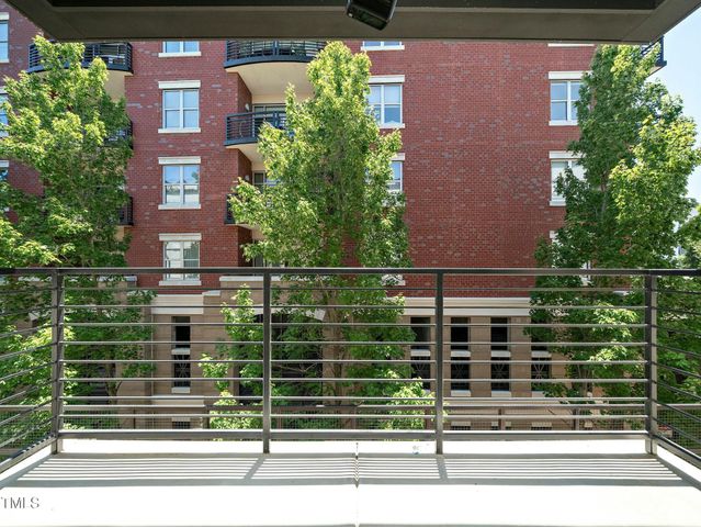 615 W Peace Street 304, Raleigh, NC 27605