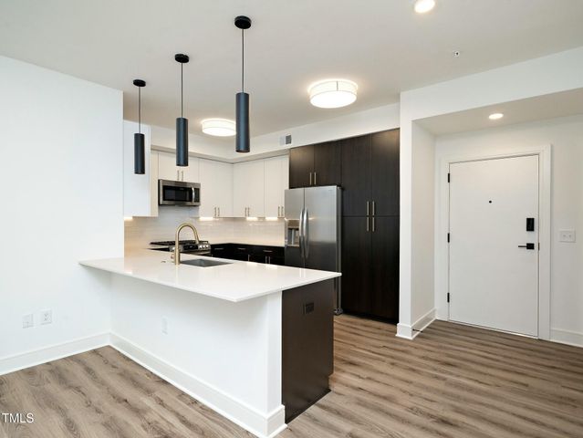 615 W Peace Street 304, Raleigh, NC 27605