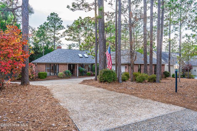 11 Greenville Lane, Pinehurst, NC 28374