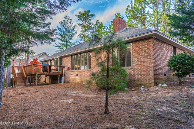 11 Greenville Lane, Pinehurst, NC 28374