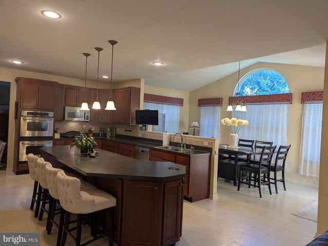 17 BEAVER DAM DR, Sicklerville, NJ 08081