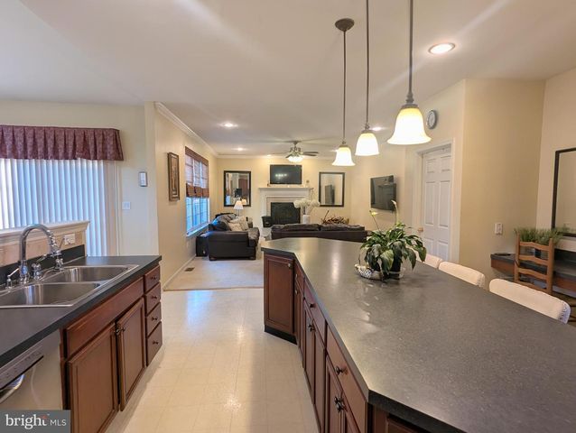 17 BEAVER DAM DR, Sicklerville, NJ 08081