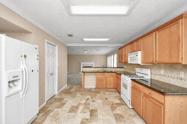 10810 Desert Springs Circle, Houston, TX 77095