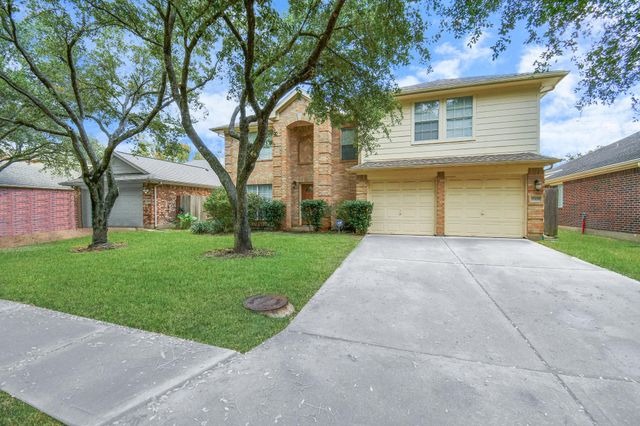 10810 Desert Springs Circle, Houston, TX 77095