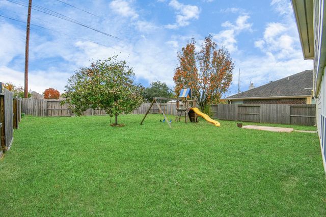 10810 Desert Springs Circle, Houston, TX 77095