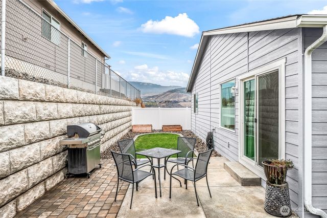 2205 SE Marlette Road, East Wenatchee, WA 98802