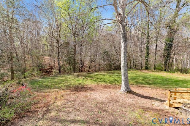 9107 Mossybrook Rd, Mechanicsville, VA 23116