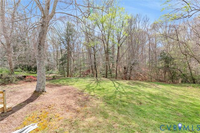 9107 Mossybrook Rd, Mechanicsville, VA 23116