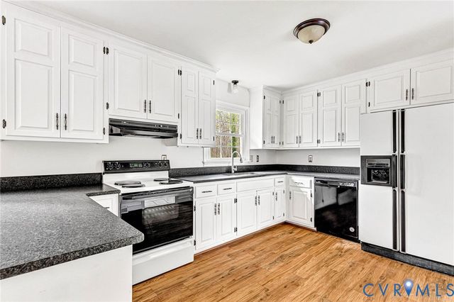 9107 Mossybrook Rd, Mechanicsville, VA 23116