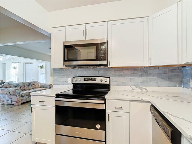 831 HILLSIDE AVE, Lake Wales, FL 33853