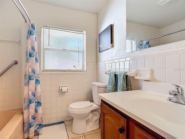 831 HILLSIDE AVE, Lake Wales, FL 33853