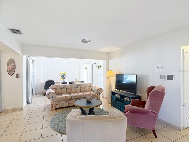 831 HILLSIDE AVE, Lake Wales, FL 33853