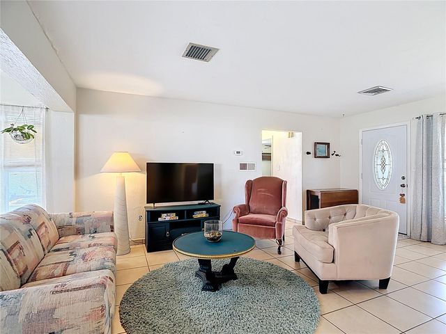 831 HILLSIDE AVE, Lake Wales, FL 33853