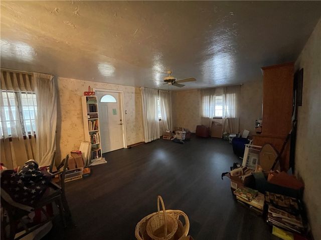 417 N 6th Ave, City Of But Nw, PA 16001