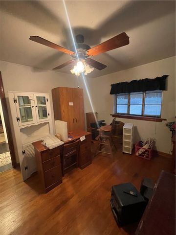 417 N 6th Ave, City Of But Nw, PA 16001