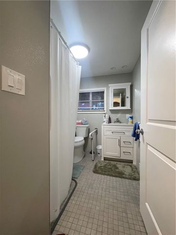 417 N 6th Ave, City Of But Nw, PA 16001